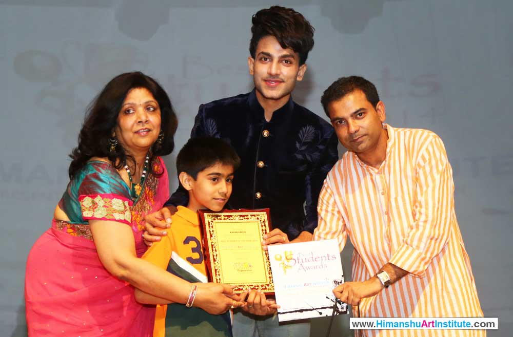 Aryan Garoo Awarded Best Student in Drawing & Painting 2014 at Himanshu Art Institute