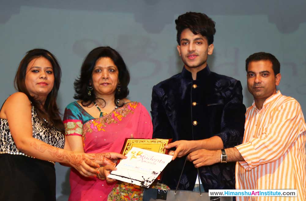 Sangeeta Saini Awarded Best Student in Fine Arts 2014 at Himanshu Art Institute