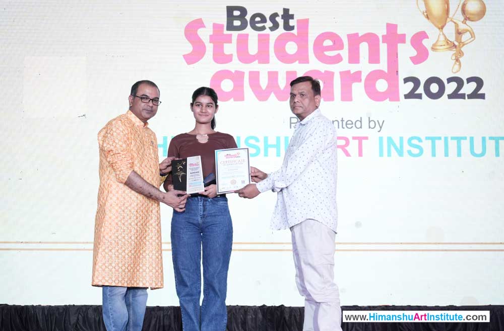 Nandani Awarded for Best Student in Drawing at Himanshu Art Institute, Best Fine Art Institute in India, Best Fine Art Institute in Delhi, Fine Art Institute in Patel Nagar, Best Art and Craft College in India, art and craft courses in delhi, Himanshu Art Institute is Best Institute of Fine Arts, Best Institute of Art & Crafts