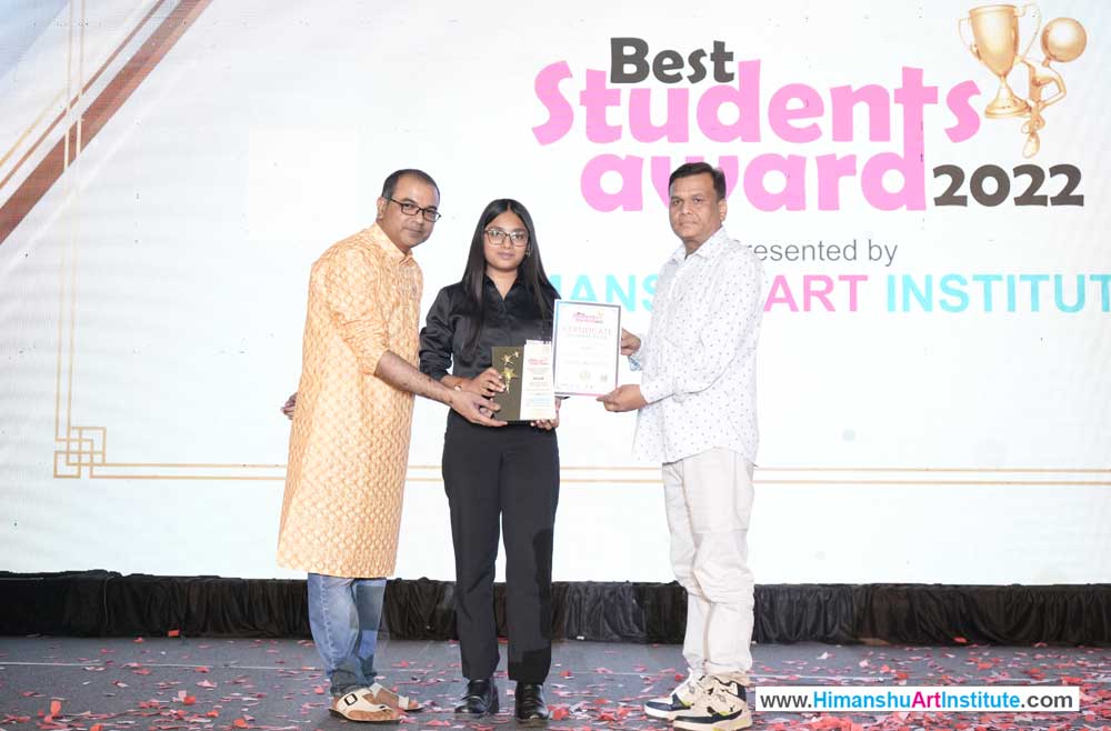 Neha Awarded for Best Student in Fine Arts at Himanshu Art Institute, Best Fine Art Institute in India, Best Fine Art Institute in Delhi, Fine Art Institute in Patel Nagar, Best Art and Craft College in India, art and craft courses in delhi, Himanshu Art Institute is Best Institute of Fine Arts, Best Institute of Art & Crafts